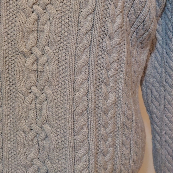 AMAZON Essentials warm gray turtleneck sweater size small - Picture 5 of 12